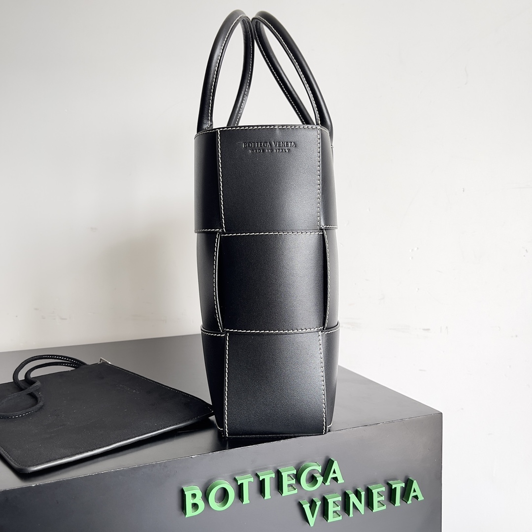 Bottega Veneta Shopping Bags